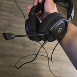 SteelSeries Arctis Nova 1 Gaming Headset
