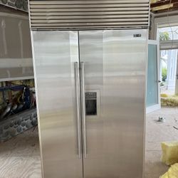 Sub-Zero 48” Classic Side By Side Fridge/Freezer With Water/Ice