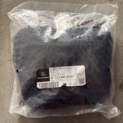 Mercedes-Benz OEM luggage net new