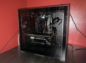 Gaming PC w/ Monitors