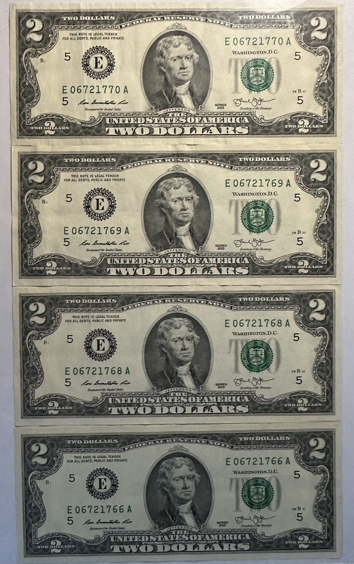 4x $2 Dollar Bills With Continuous Serial 