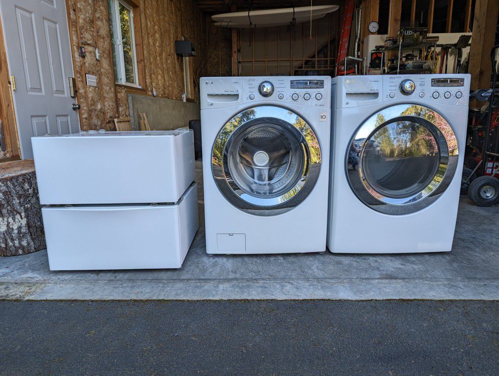 LG Washer And Dryer Set w/ Pedestals