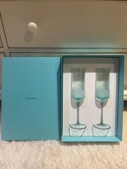 Tiffany&Co Diamond point Champagne Flute in Tiffany blue Brand new come with set of 2