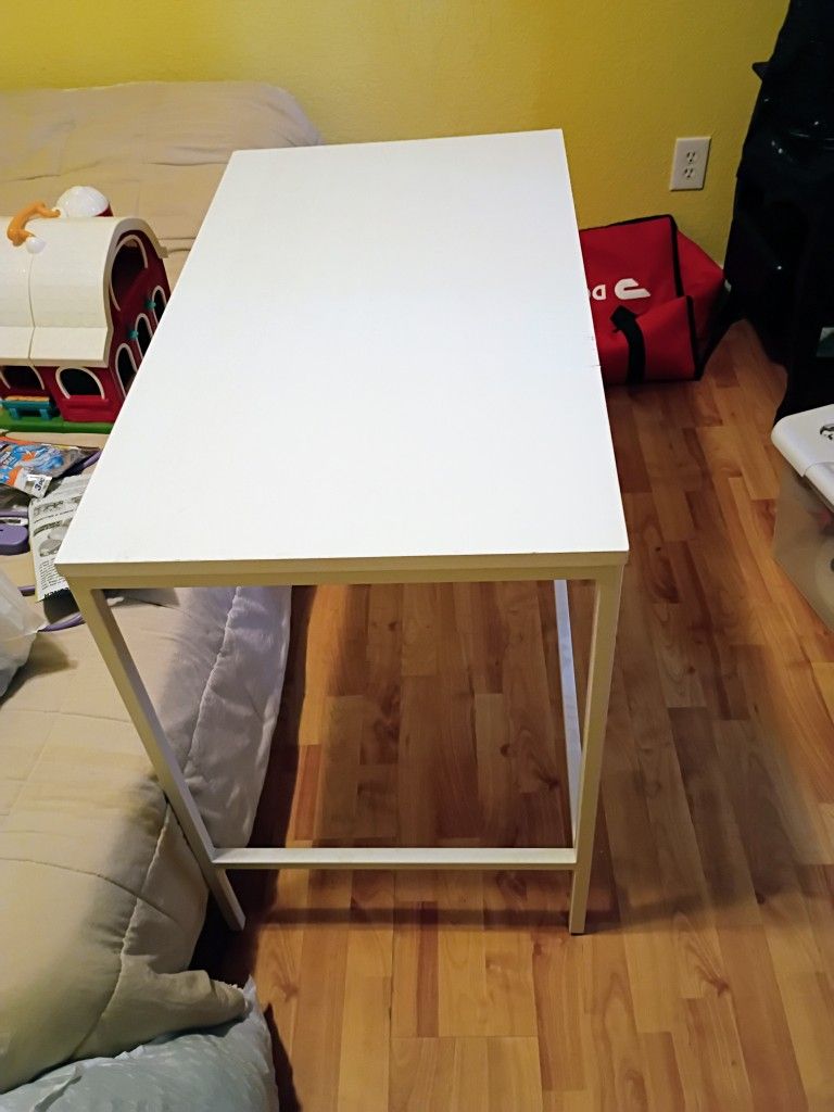 2 White Tables
