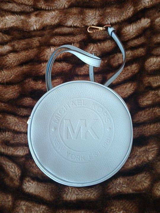 Michael Kors Baby Blue Cross Body!! With Dust Bag