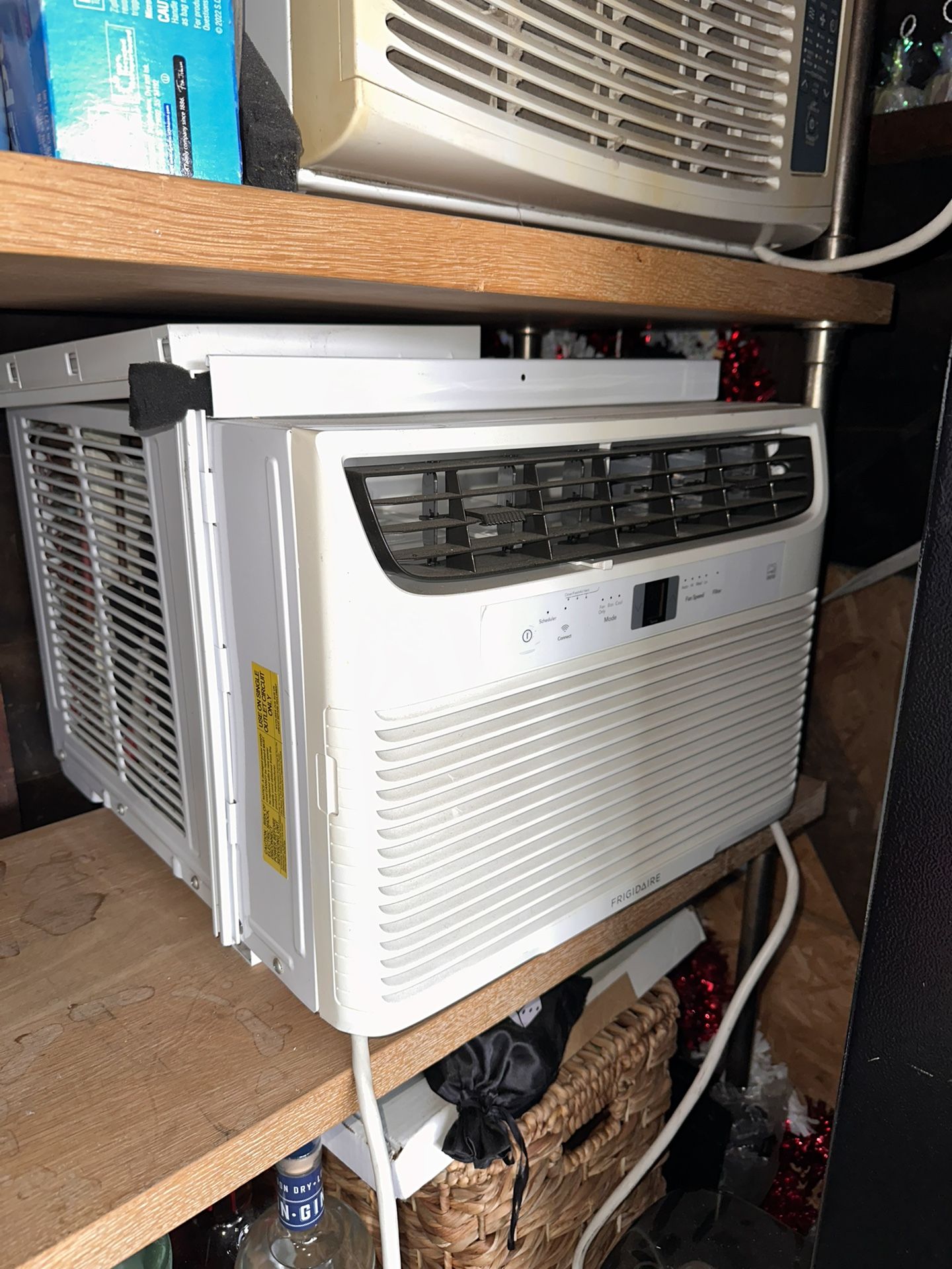 Window AC Frigidaire