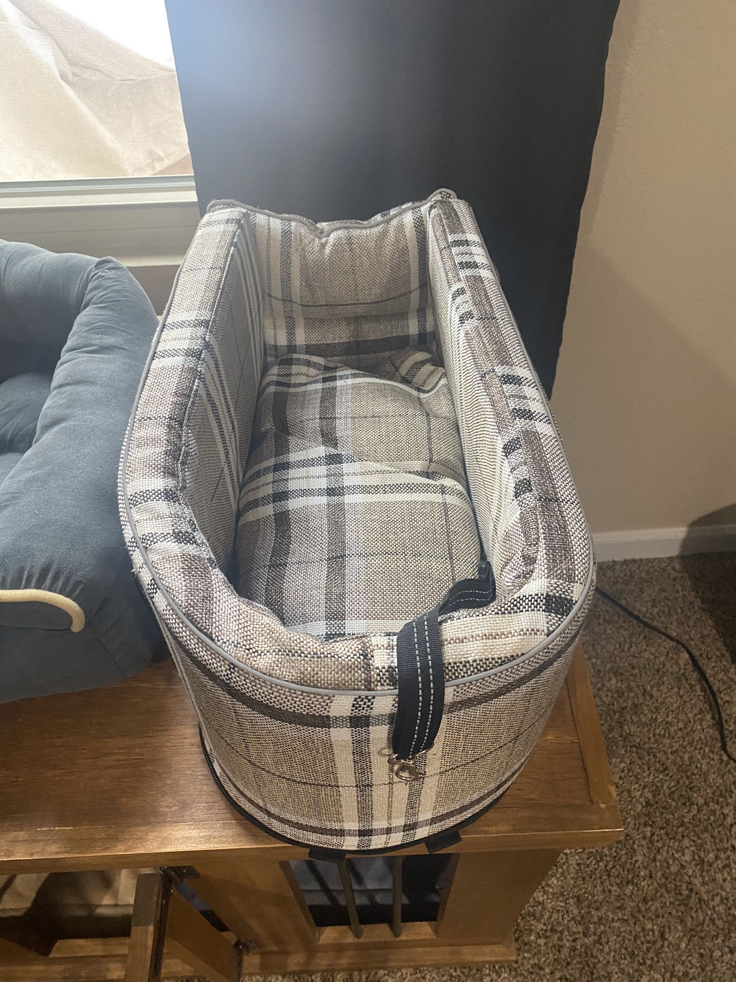 Small Pet Travel Seat With Safety Hook And Small Dog Bed