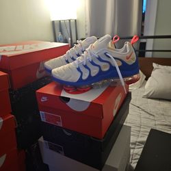 Nike Air VaporMax Plus Coconut Milk Hyper Royal