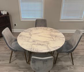 Elle Dining Table/Grey Velvet Chairs (4)