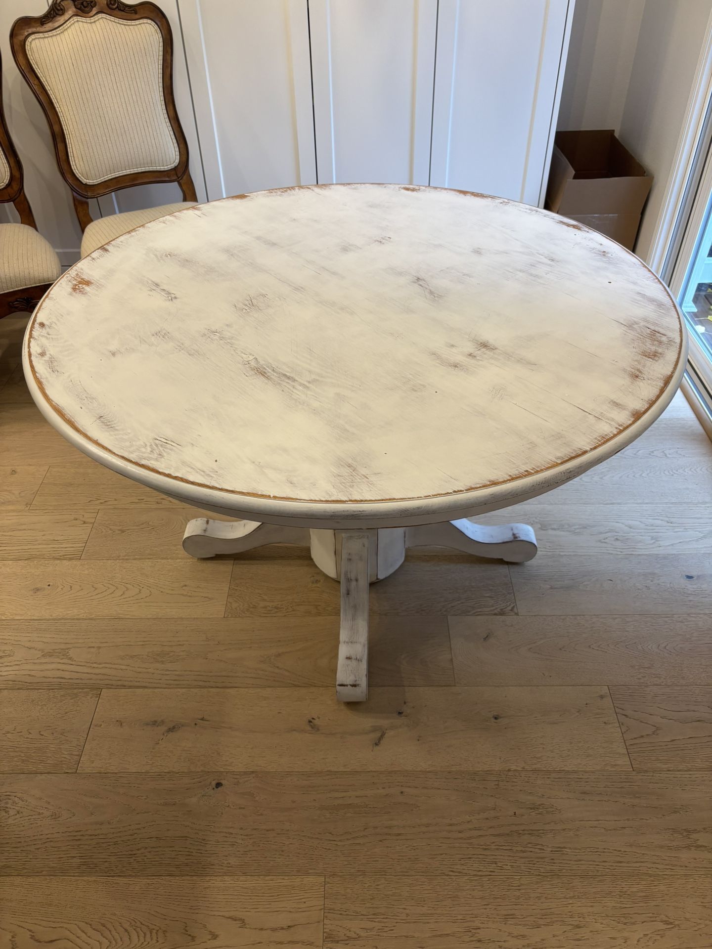 Shabby Chic Solid Wood Round Dining Room Table