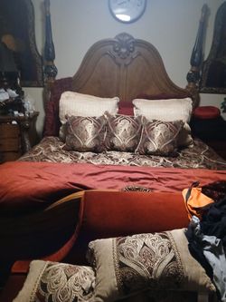 Micheal Amini king bed