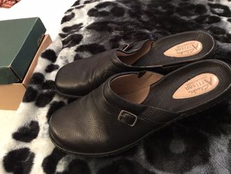 Ladies shoes