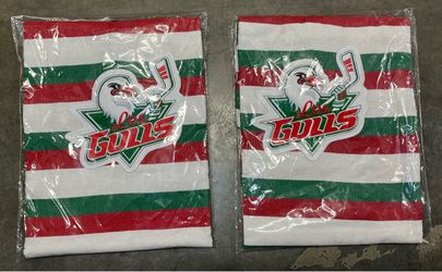 2x San Diego Gulls Los Gulls Mexican Heritage Night Poncho Serape Blanket Pullover AHL Hockey Minor League Fan Apparel SGA Stadium Giveaway Red Green 