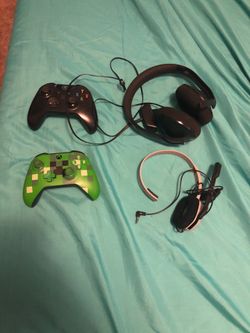 Two controllers two headsets