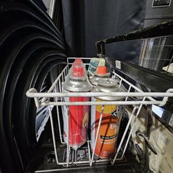 Single Bunsun Burner And Gas As Well As 2 Food Scales