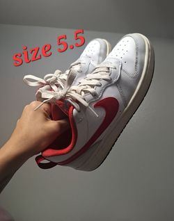Nike Low-Top Sneakers Size 5.5