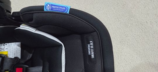 Graco snugfit 35 DXL with 2 bases and airplane travel case
