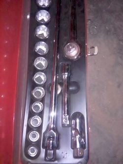 Husky  1/2 drive socket set