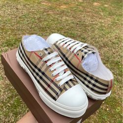 Burberry Shoes 