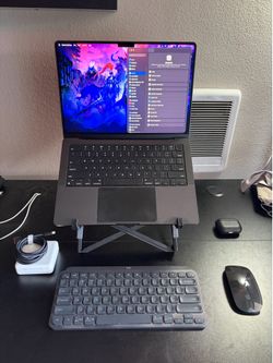 M4 MacBook Pro 14” Max ( Nano Texture )
