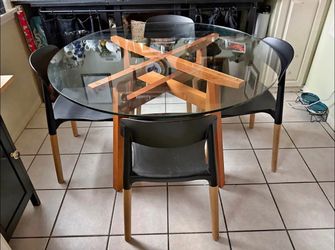 Glass round table