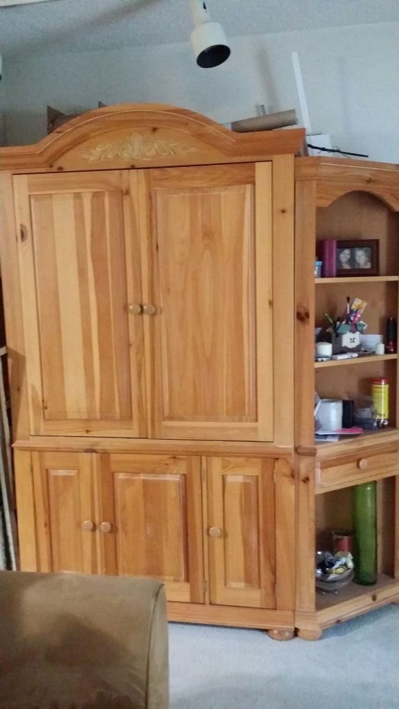 Broyhill Fontana Entertainment Center / Armoire