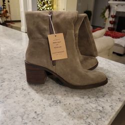 Lucky Brand Woman's Suede Boots