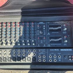 Mackie 808s powered stereo mixer 1200 watts skb case