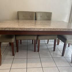 Dinning Table With 4 Chairs