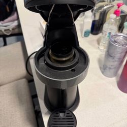 Coffee maker Nespresso Vertuo + Crystal glass Organizer 