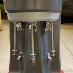 Commercial Milkshake Machines

Hamilton Beach HMD400R Triple Spindle Drink Mixer - 120V

