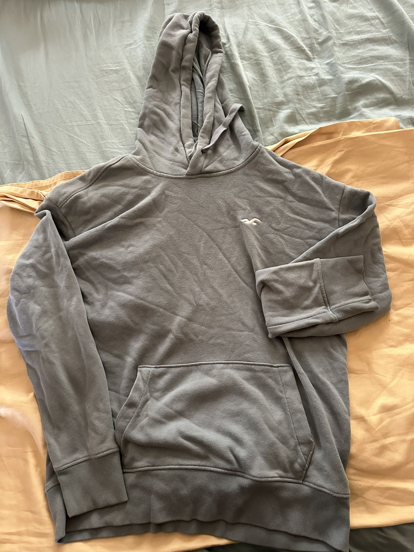 Men’s Sweater- Medium