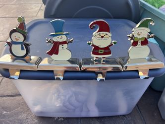 4 Stocking Hangers