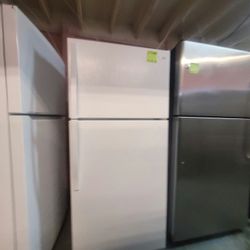 Fully Func tional Whirl pool Apart ment Refrigerator Top Mounted Unit