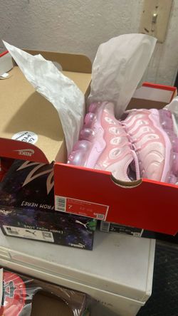 Brand New Nike W Air Vapermax Plus Pink Size 7