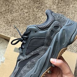 Yeezy 700 utility black gently worn men size 9.5 2019 pair