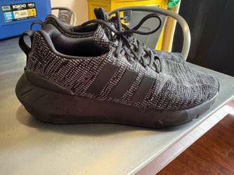 Adidas Swift Run 22 size 7