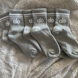 Alo Yoga Unisex Throwback Socks Brand New 3 Pack