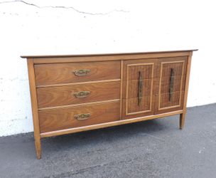 Mid Century Modern Walnut Dresser TV Media Console 7497