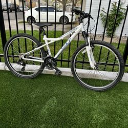 GT AGGRESSOR 3.0 MOUNTAIN BIKE 26” Wheels