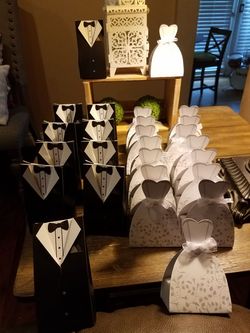 Favor boxes w/mints