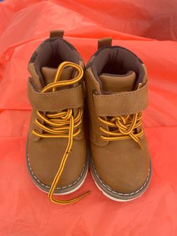 Baby boots size 6