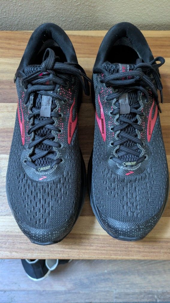 Women's Brooke's Ghost Size 11.Worn Once