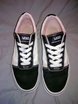 Pink/black Checkered Vans