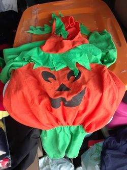 Pumkin Halloween costume size 2 to 4. 2dollars