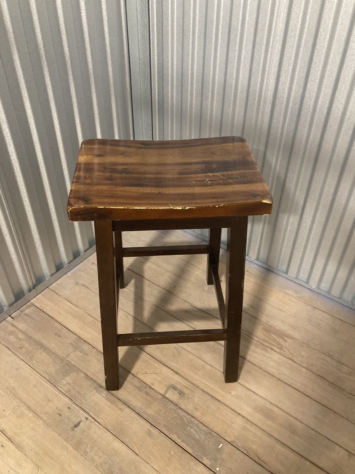 Single Bar Stool