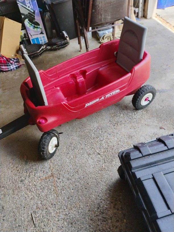 Radio flyer With Fold Down Seats