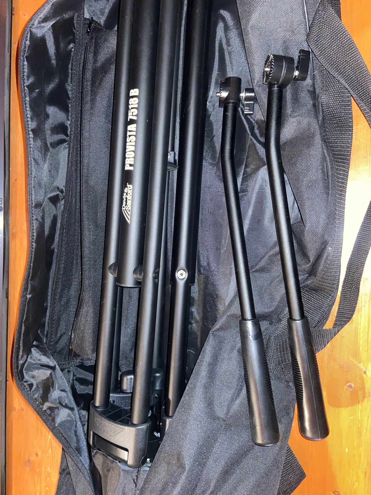 Davis & Sanford Professional Tripod Provista 7518B