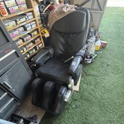 Massaging Chair