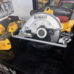 DEWALT- 20V MAX Cordless 6.5 in. Sidewinder By Style Circular Saw (Tool Only)